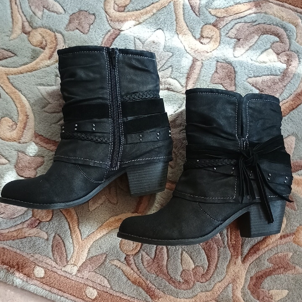 Jellypop Black Ankle Boots with Leather Fringe, EUC.